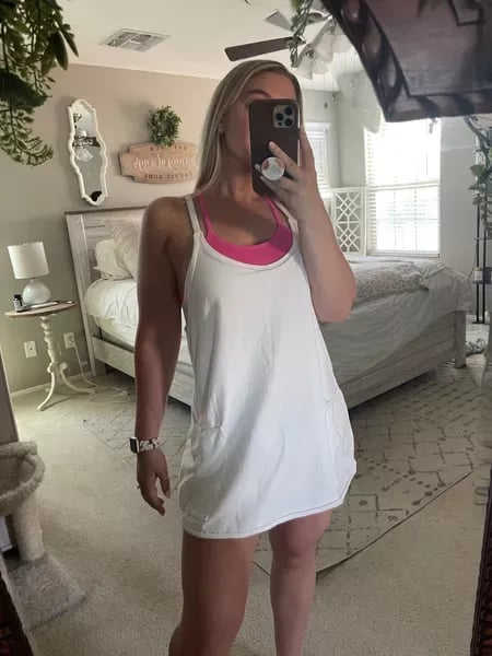 đ„Sista dagen specialförsĂ€ljning 49% OFFđCasual Ărmlös miniklĂ€nning med inbyggda shorts