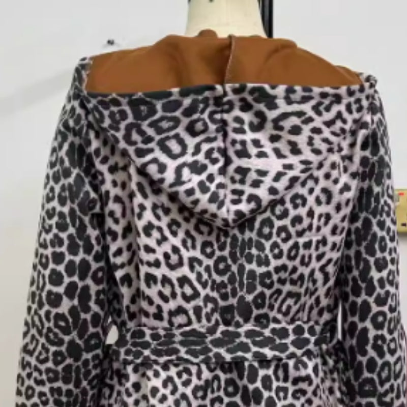 Trenchcoat med huva och leopardmönster för kvinnor