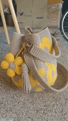 Handgjord virkad blomsterväska 🌼✨