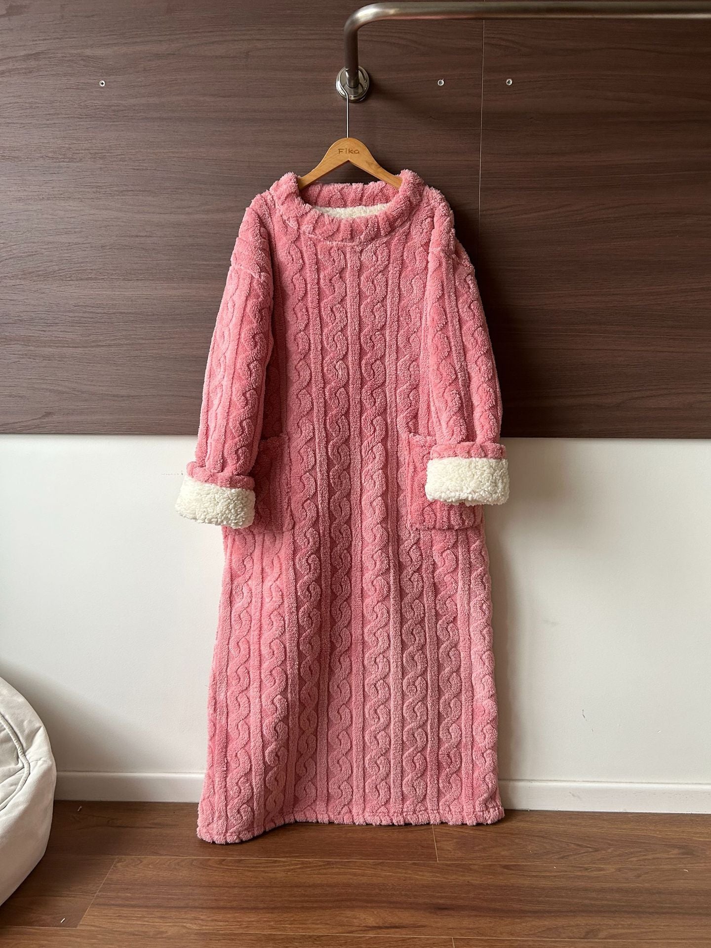 💟En varm present🎀Vinterkläder i korallrosa sammet🔥