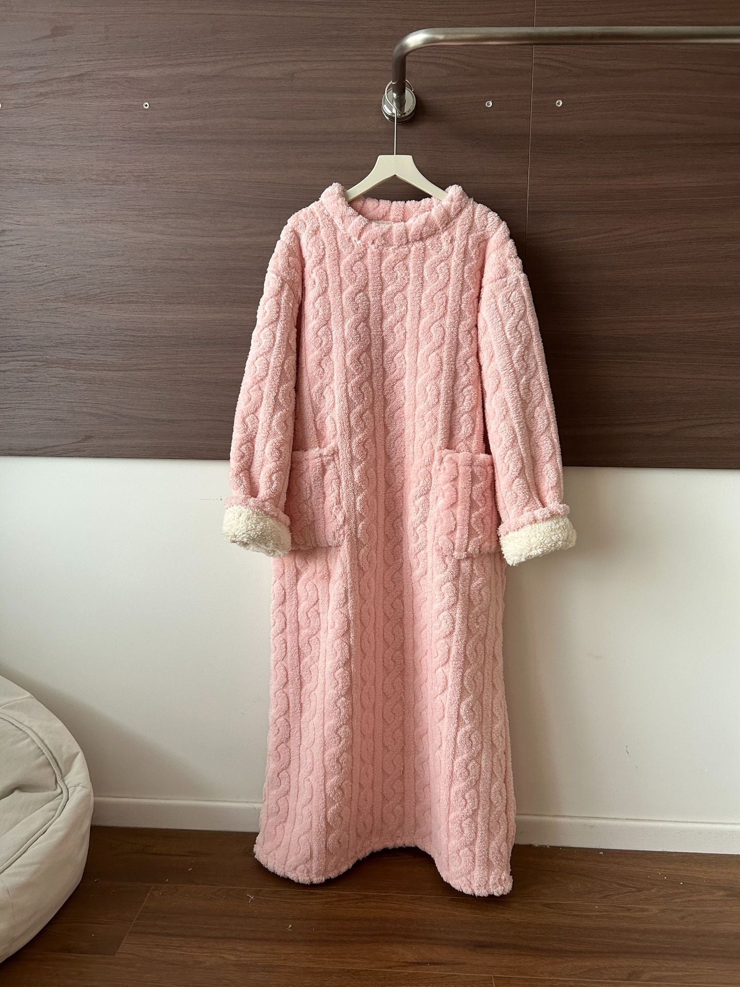 💟En varm present🎀Vinterkläder i korallrosa sammet🔥