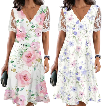 Damklänning med blommönster och spetsärmar