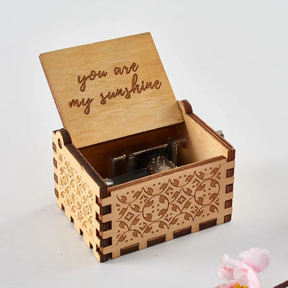 Vintage Trä Handvevad Speldosa – Lasergraverad "You Are My Sunshine" Melodibox