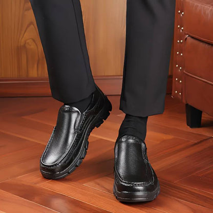 👞 60% RABATT! ✨ Lätta Halkfria Andningsbara Retro Affärsskor för Män – Bekväma, Tidlös design & Perfekta för kontoret 🚶