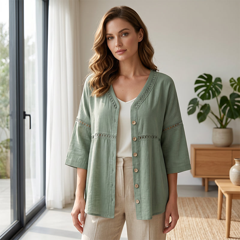 👕🌸 V-ringad spetsblus med knappar